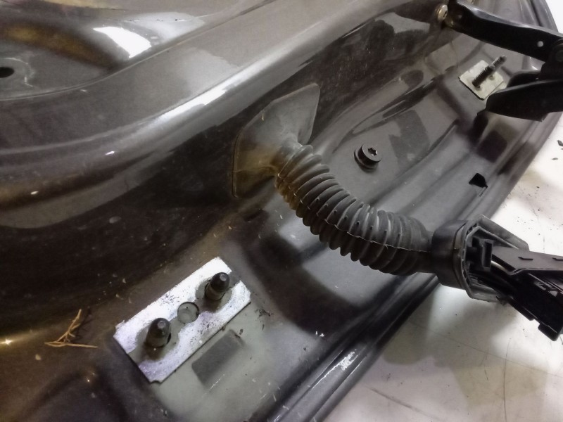 Recambio de puerta delantera izquierda para bmw 1 (e87) 120 d referencia OEM IAM   