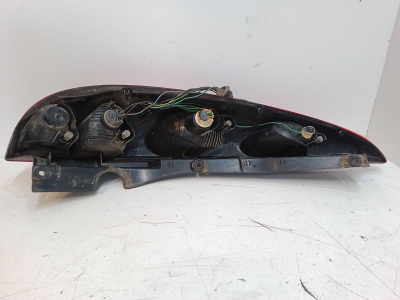 Recambio de piloto trasero derecho para nissan almera tino (v10) 1.8 referencia OEM IAM   