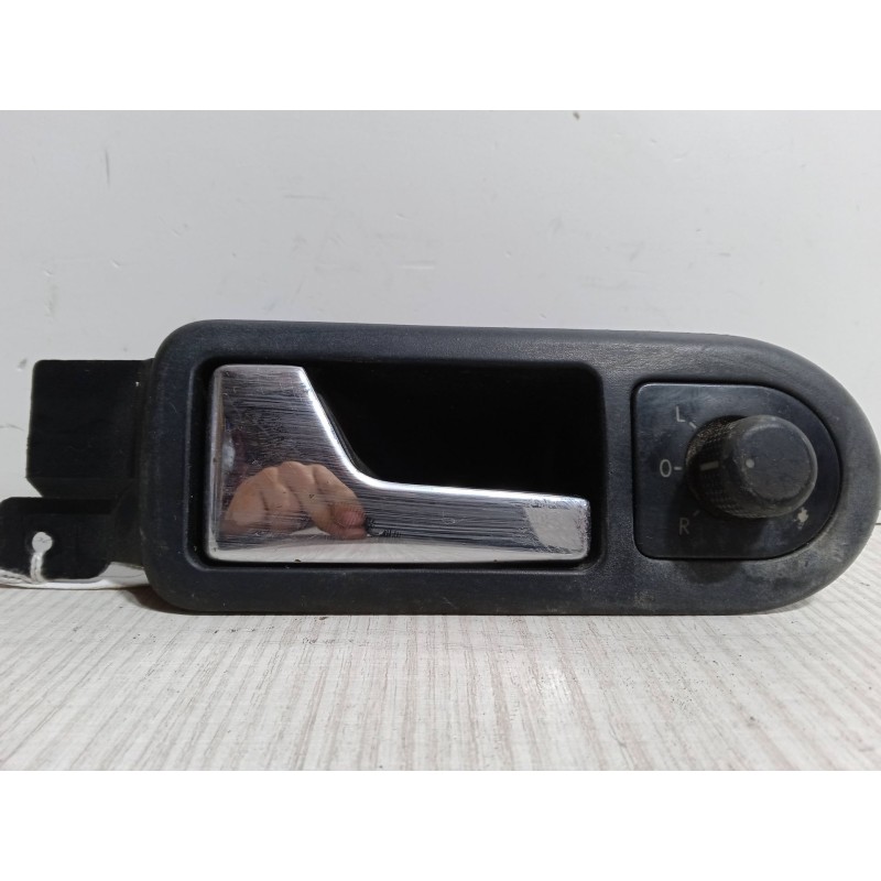 Recambio de maneta interior puerta delantera izquierda para volkswagen golf iv (1j1) 1.4 16v referencia OEM IAM 381837113L  