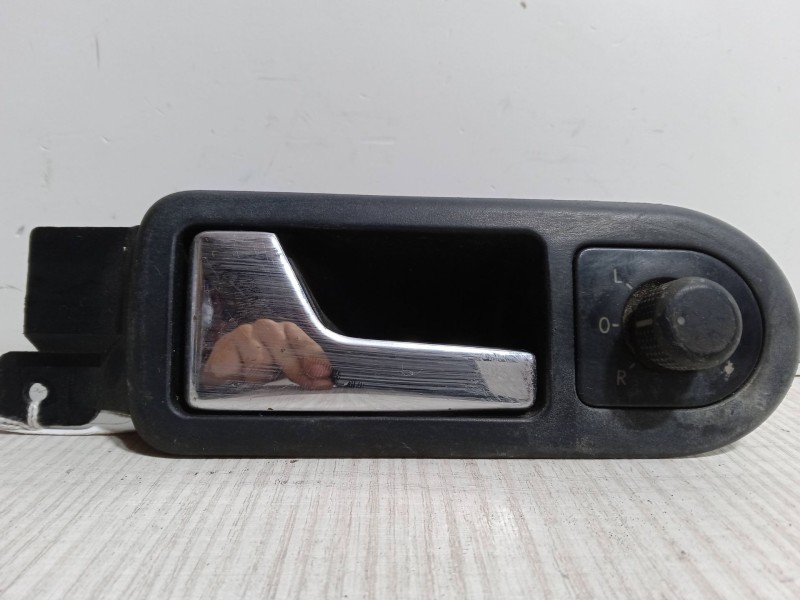 Recambio de maneta interior puerta delantera izquierda para volkswagen golf iv (1j1) 1.4 16v referencia OEM IAM 381837113L  