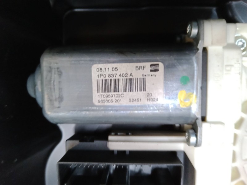Recambio de elevalunas electrico delantero derecho para seat leon (1p1) 1.9 tdi referencia OEM IAM   