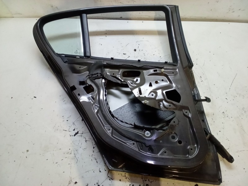 Recambio de puerta trasera izquierda para bmw 1 (e87) 120 d referencia OEM IAM   