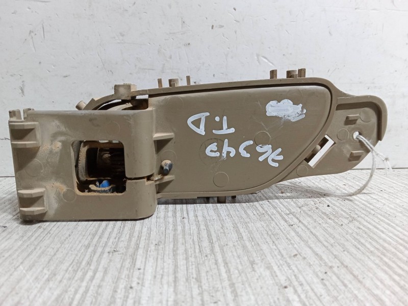 Recambio de maneta interior puerta trasera derecha para ssangyong rodius i 2.7 xdi referencia OEM IAM   