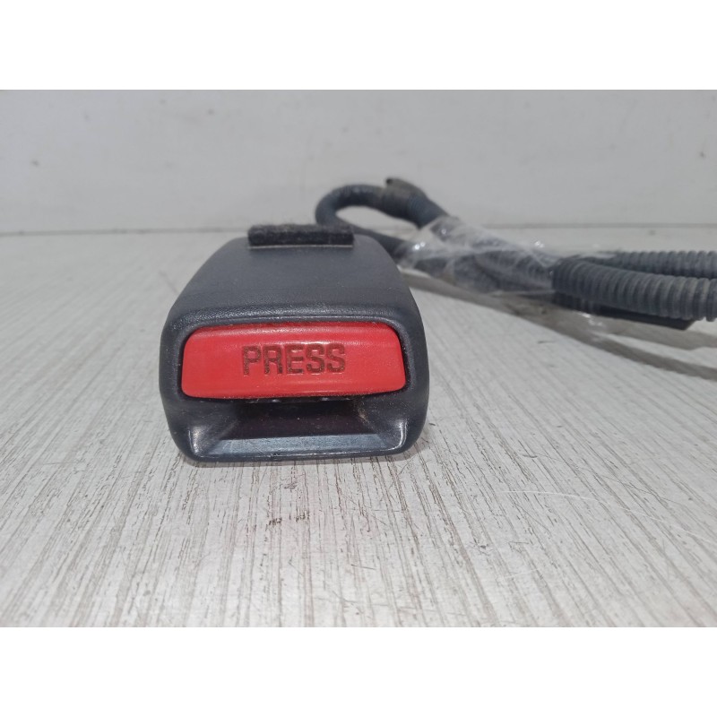 Recambio de anclaje cinturon delantero derecho para toyota corolla (_e12_) 1.6 vvt-i (zze121_) referencia OEM IAM   