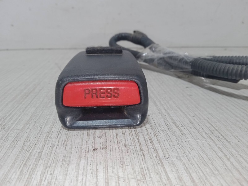 Recambio de anclaje cinturon delantero derecho para toyota corolla (_e12_) 1.6 vvt-i (zze121_) referencia OEM IAM   