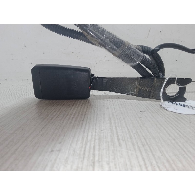 Recambio de anclaje cinturon delantero derecho para toyota corolla (_e12_) 1.6 vvt-i (zze121_) referencia OEM IAM   