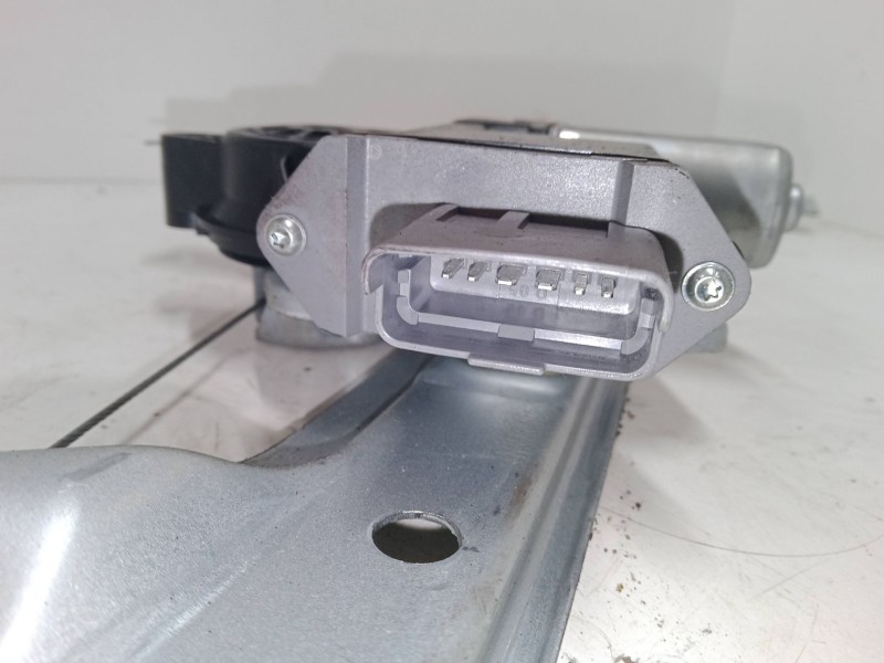 Recambio de elevalunas electrico trasero derecho para peugeot 5008 (0u_, 0e_) 1.6 hdi referencia OEM IAM 9682808680  