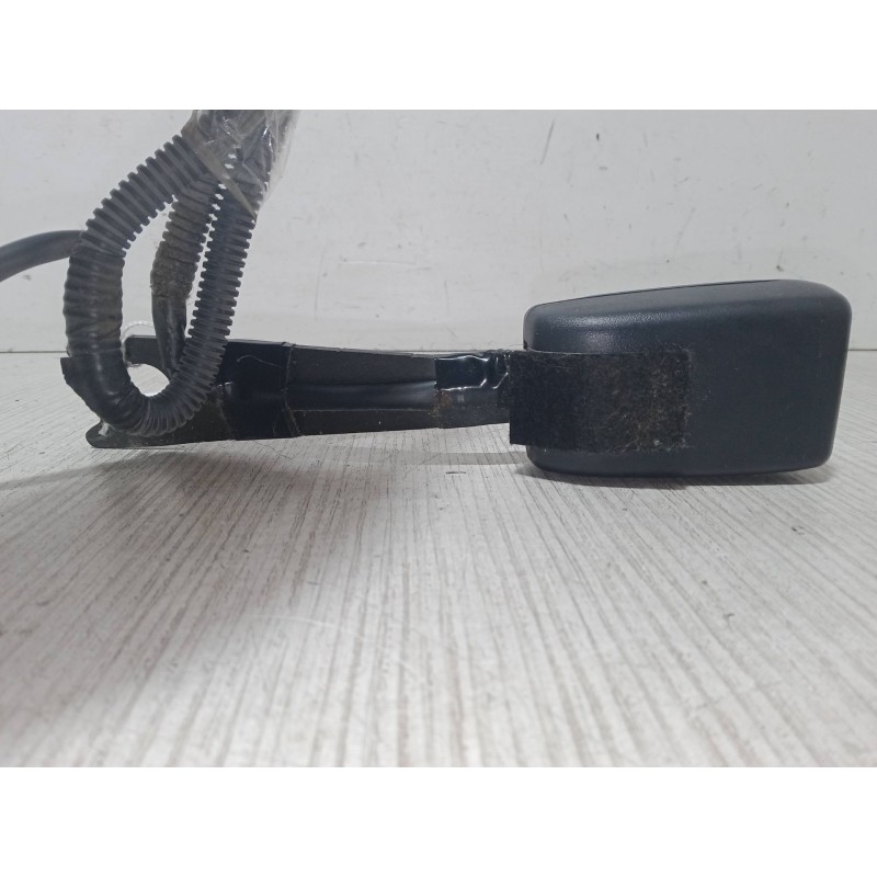 Recambio de anclaje cinturon delantero derecho para toyota corolla (_e12_) 1.6 vvt-i (zze121_) referencia OEM IAM   