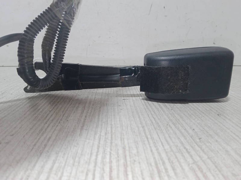 Recambio de anclaje cinturon delantero derecho para toyota corolla (_e12_) 1.6 vvt-i (zze121_) referencia OEM IAM   