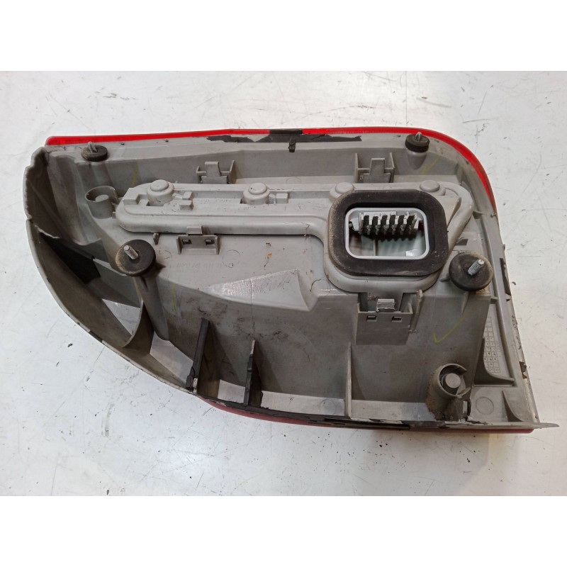 Recambio de piloto trasero derecho para opel zafira a monospace (t98) 2.0 dti 16v (f75) referencia OEM IAM   