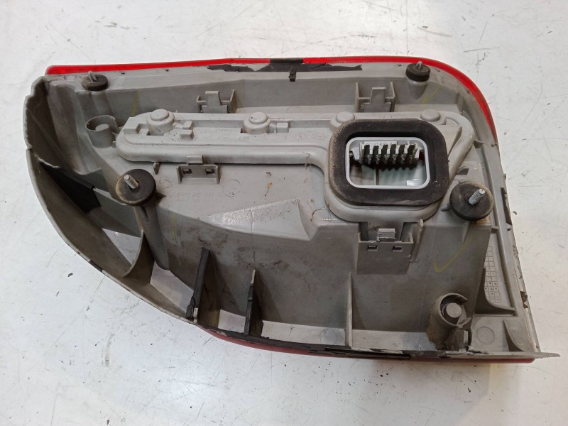 Recambio de piloto trasero derecho para opel zafira a monospace (t98) 2.0 dti 16v (f75) referencia OEM IAM   