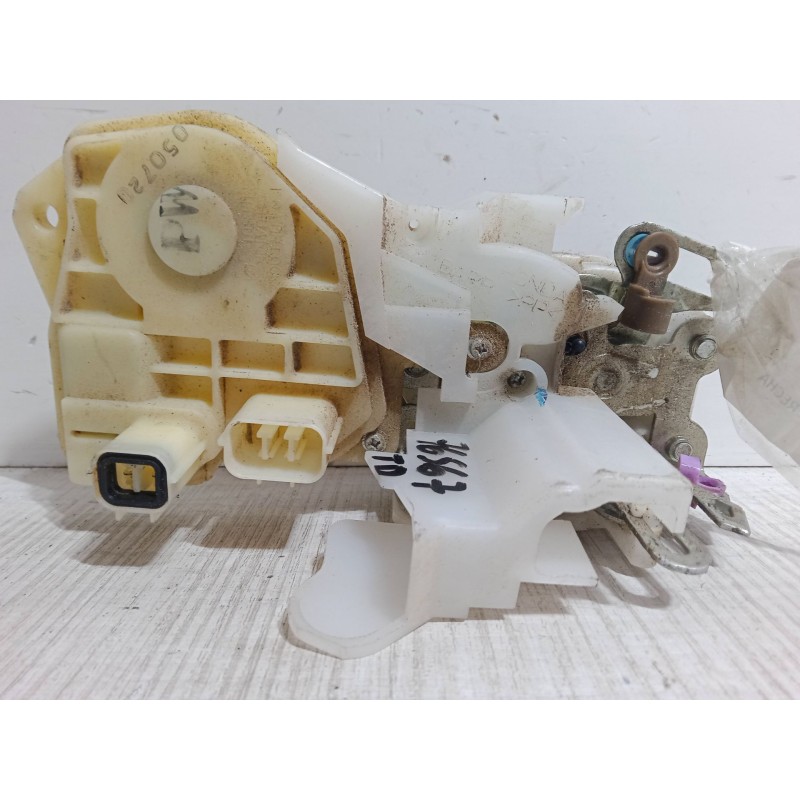 Recambio de cerradura puerta trasera derecha para honda cr-v ii (rd_) 2.2 ctdi (rd9) referencia OEM IAM   