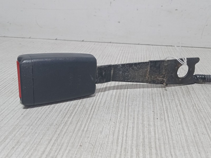 Recambio de anclaje cinturon delantero izquierdo para toyota corolla (_e12_) 1.6 vvt-i (zze121_) referencia OEM IAM   