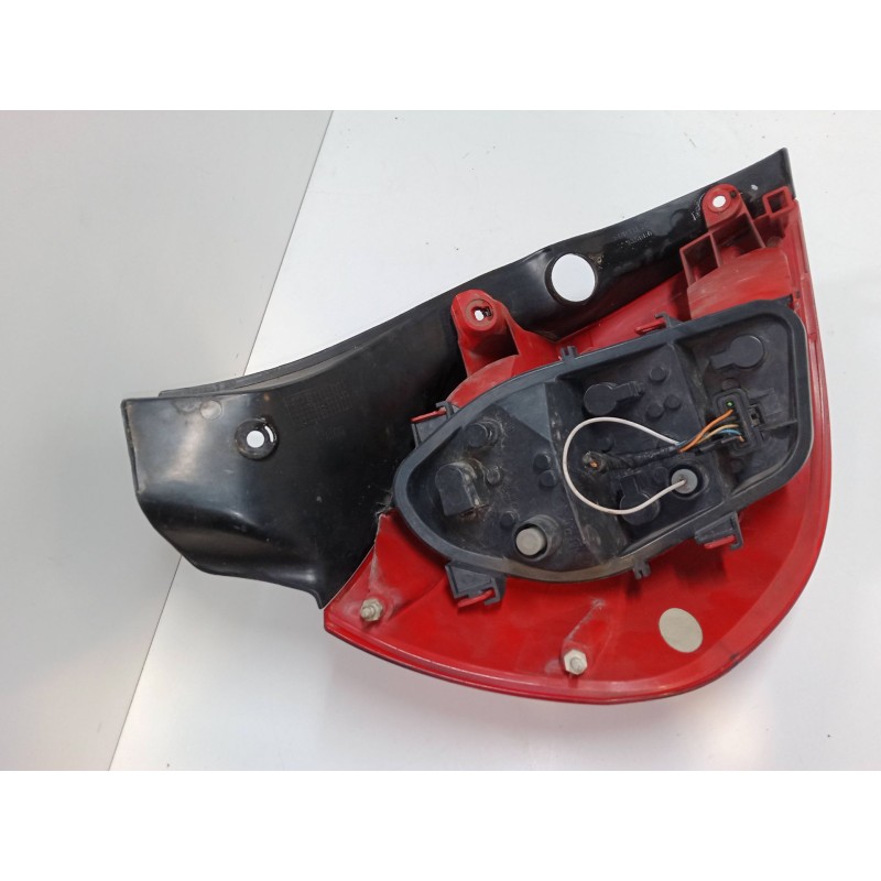 Recambio de piloto trasero derecho para renault clio iii (br0/1, cr0/1) 1.5 dci (br17, cr17) referencia OEM IAM   