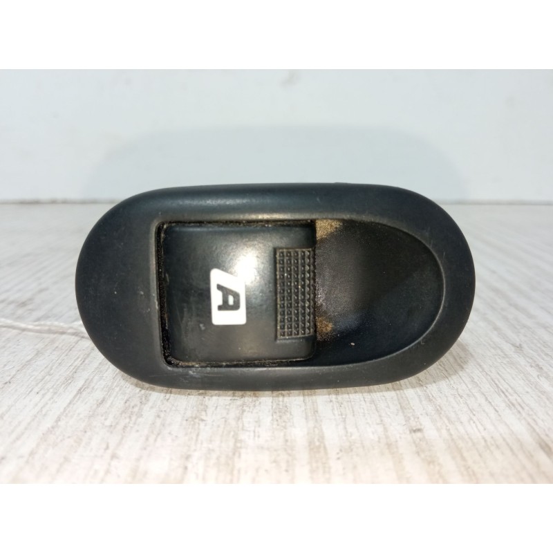 Recambio de mando elevalunas trasero derecho para citroën c3 i (fc_, fn_) 1.4 hdi referencia OEM IAM   