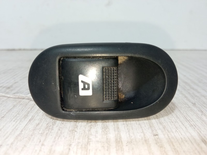 Recambio de mando elevalunas trasero derecho para citroën c3 i (fc_, fn_) 1.4 hdi referencia OEM IAM   