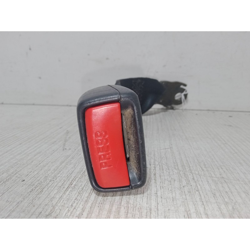 Recambio de anclaje cinturon trasero derecho para toyota corolla (_e12_) 1.6 vvt-i (zze121_) referencia OEM IAM   