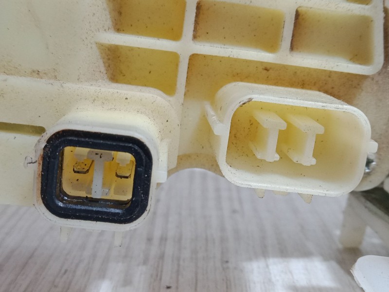 Recambio de cerradura puerta trasera derecha para honda cr-v ii (rd_) 2.2 ctdi (rd9) referencia OEM IAM   