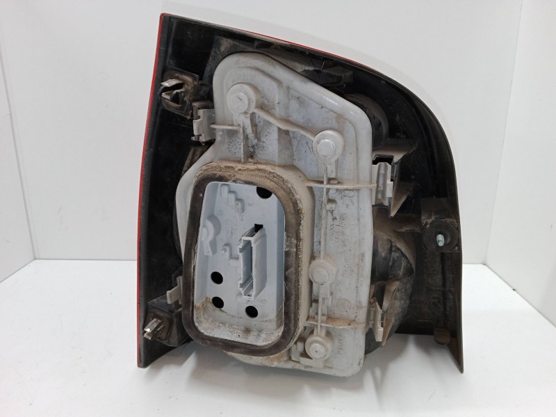 Recambio de piloto trasero derecho para volkswagen polo (9n_, 9a_) 1.4 tdi referencia OEM IAM   