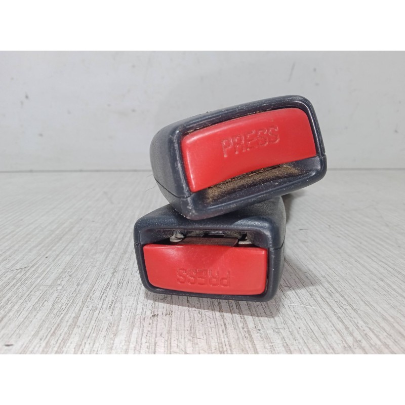Recambio de anclaje cinturon trasero izquierdo para toyota corolla (_e12_) 1.6 vvt-i (zze121_) referencia OEM IAM   