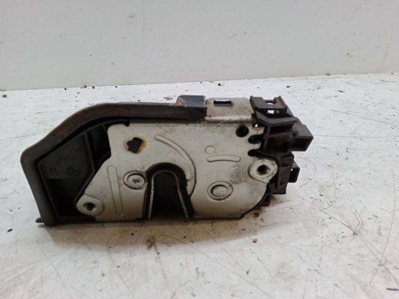 Recambio de cerradura puerta delantera derecha para bmw 1 (e87) 120 d referencia OEM IAM   