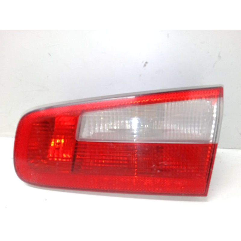 Recambio de piloto trasero porton derecho para renault laguna ii (bg0/1_) 1.9 dci (bg08, bg0g) referencia OEM IAM   