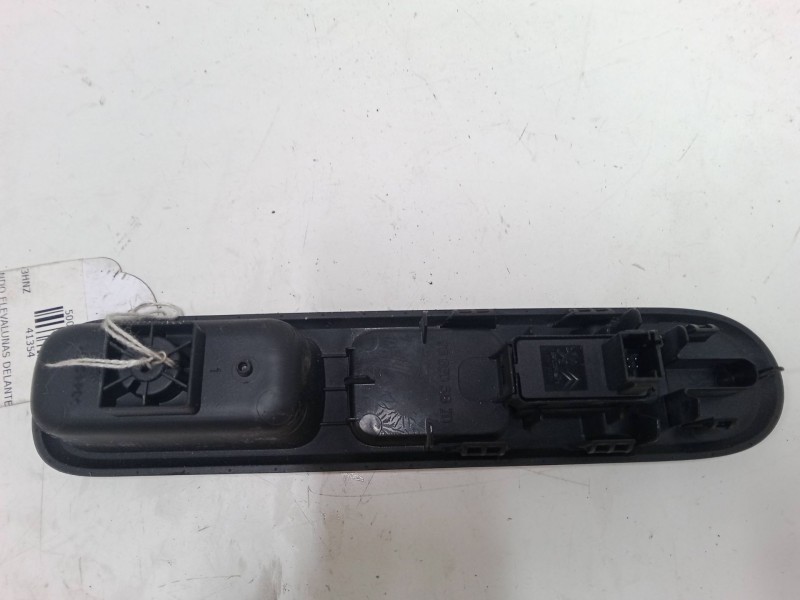 Recambio de mando elevalunas delantero derecho para peugeot 5008 (0u_, 0e_) 1.6 hdi referencia OEM IAM   