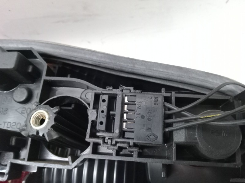 Recambio de piloto trasero porton derecho para renault laguna ii (bg0/1_) 1.9 dci (bg08, bg0g) referencia OEM IAM   