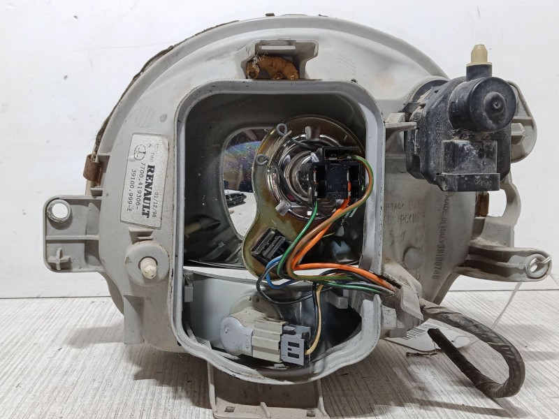 Recambio de faro derecho para renault twingo ii (cn0_) 1.2 turbo (cn0c, cn0f) referencia OEM IAM 39100748  
