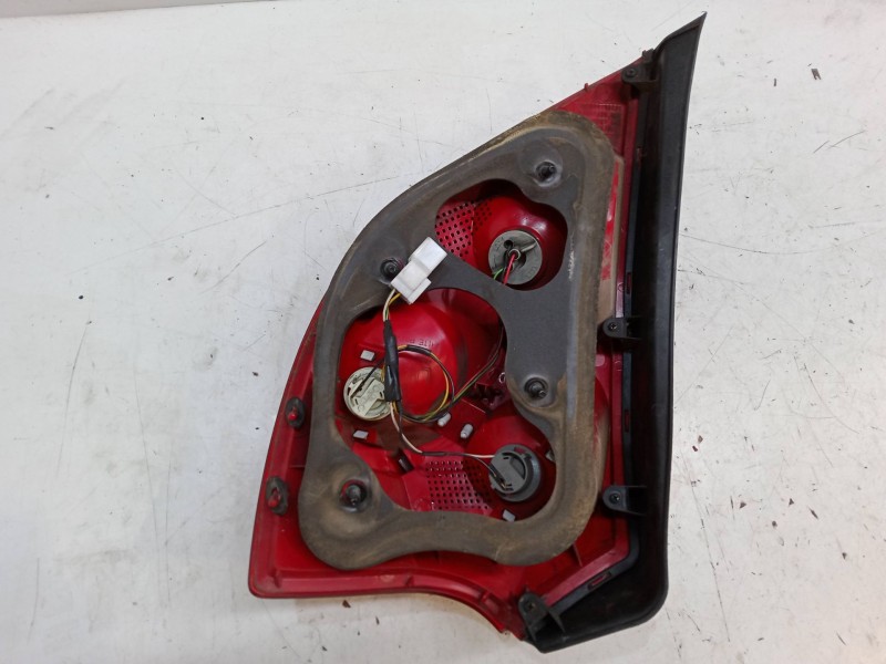 Recambio de piloto trasero izquierdo para kia cee´d hatchback (ed) 2.0 crdi 140 referencia OEM IAM   