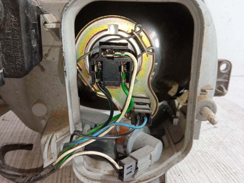 Recambio de faro izquierdo para renault twingo ii (cn0_) 1.2 turbo (cn0c, cn0f) referencia OEM IAM   