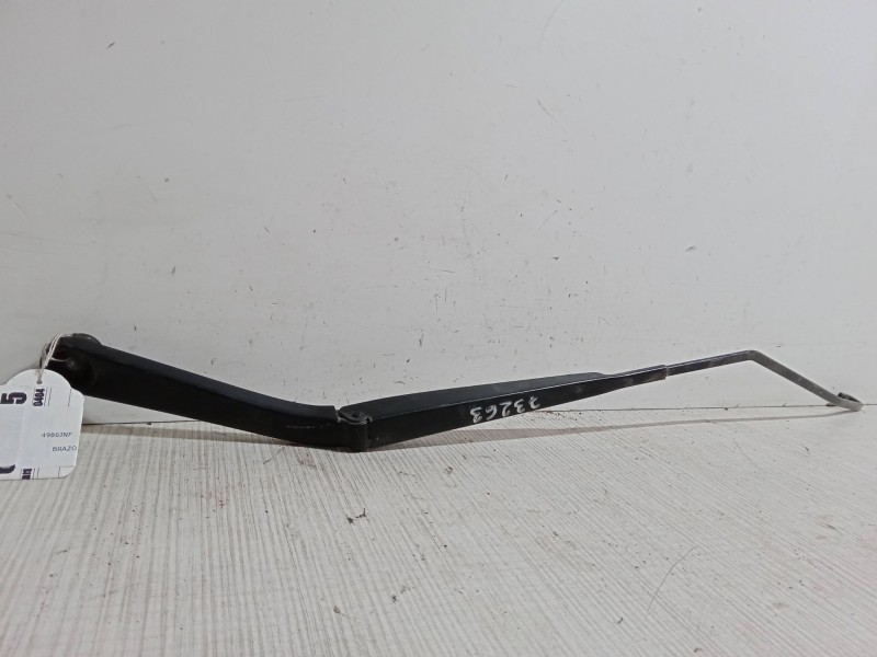 Recambio de brazo limpia delantero derecho para nissan juke (f15) 1.5 dci referencia OEM IAM   