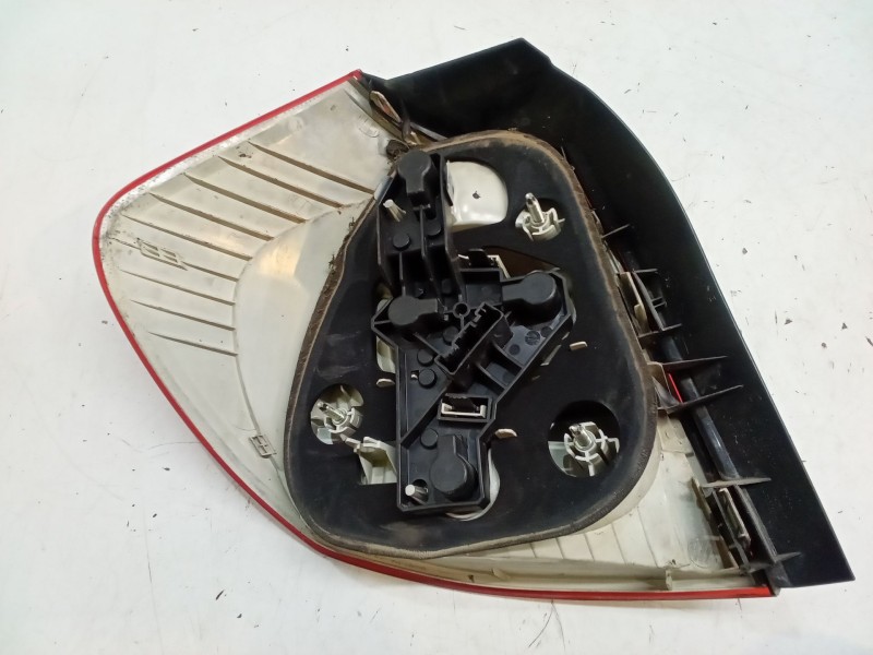 Recambio de piloto trasero derecho para bmw 1 (e87) 120 d referencia OEM IAM   