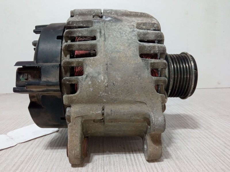 Recambio de alternador para seat leon (1p1) 1.6 tdi referencia OEM IAM 03L903023F TG14C026 211020332
