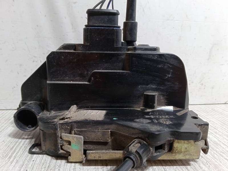 Recambio de cerradura puerta delantera derecha para renault megane ii sedán (lm0/1_) 1.6 referencia OEM IAM   