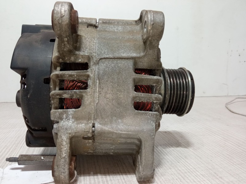 Recambio de alternador para seat leon (1p1) 1.6 tdi referencia OEM IAM 03L903023F TG14C026 211020332