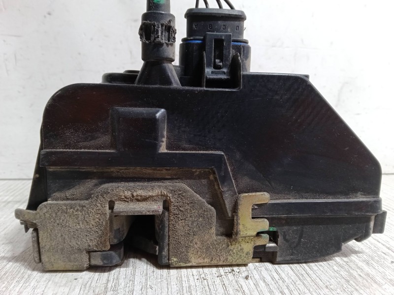 Recambio de cerradura puerta delantera derecha para renault megane ii sedán (lm0/1_) 1.6 referencia OEM IAM   