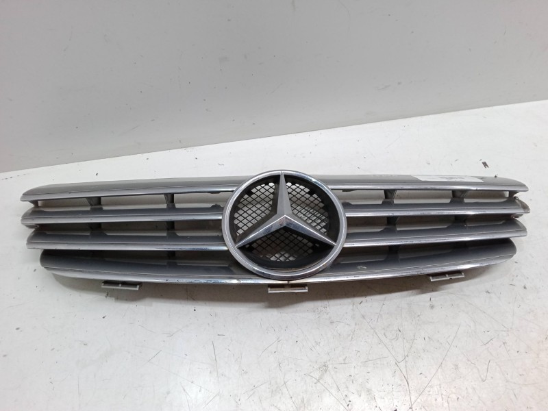Recambio de rejillas capo para mercedes-benz clk (c209) clk 240 (209.361) referencia OEM IAM   