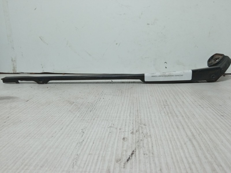 Recambio de brazo limpia delantero derecho para seat leon (1p1) 1.6 tdi referencia OEM IAM   