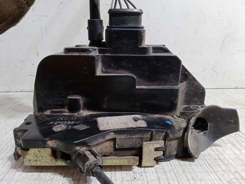 Recambio de cerradura puerta delantera izquierda para renault megane ii sedán (lm0/1_) 1.6 referencia OEM IAM   