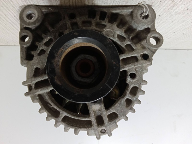 Recambio de alternador para volkswagen polo (9n_, 9a_) 1.4 16v referencia OEM IAM 037903025M 0 124 325 013 09S 