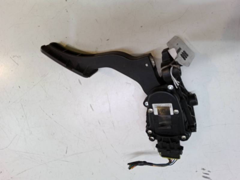 PEDAL ACELERADOR 