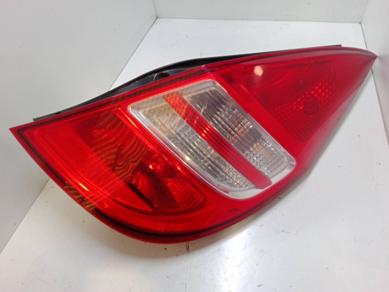 Recambio de piloto trasero derecho para hyundai i30 (fd) 1.4 referencia OEM IAM 924022RO  