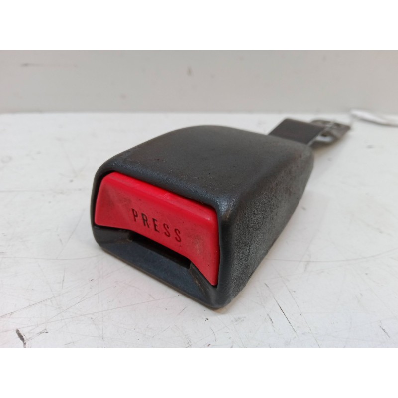 Recambio de anclaje cinturon delantero derecho para opel monterey a (m92) 3.1 td (ubs69d, ubs69g) referencia OEM IAM   