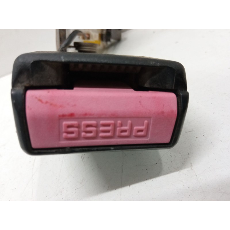 Recambio de anclaje cinturon trasero izquierdo para citroën c4 coupé (la_) 1.6 hdi referencia OEM IAM CC627-AA   Recambio de anclaje cinturon trasero izquierdo para citroën c4 coupé (la_) 1.6 hdi referencia OEM IAM CC627-AA