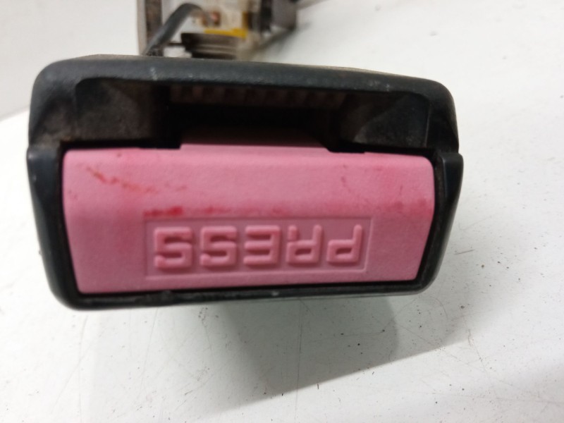 Recambio de anclaje cinturon trasero izquierdo para citroën c4 coupé (la_) 1.6 hdi referencia OEM IAM CC627-AA   Recambio de anclaje cinturon trasero izquierdo para citroën c4 coupé (la_) 1.6 hdi referencia OEM IAM CC627-AA