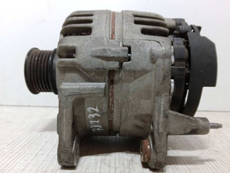 Recambio de alternador para volkswagen polo (9n_, 9a_) 1.4 16v referencia OEM IAM 037903025M 0 124 325 013 09S 