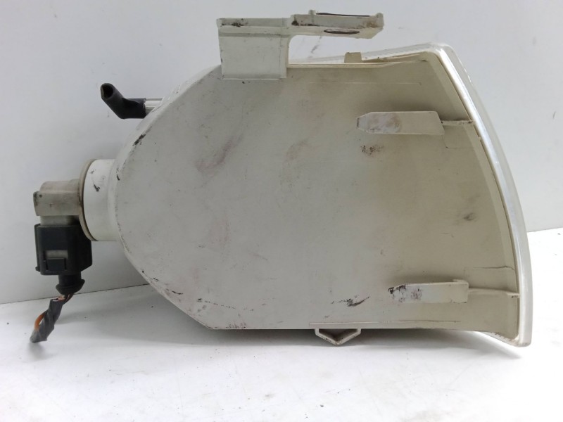 Recambio de intermitente delantero izquierdo para volkswagen polo iii (6n1) 60 1.4 referencia OEM IAM   