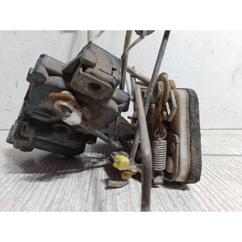 Recambio de cerradura puerta delantera derecha para hyundai lantra ii station wagon (j-2) 1.9 d referencia OEM IAM   