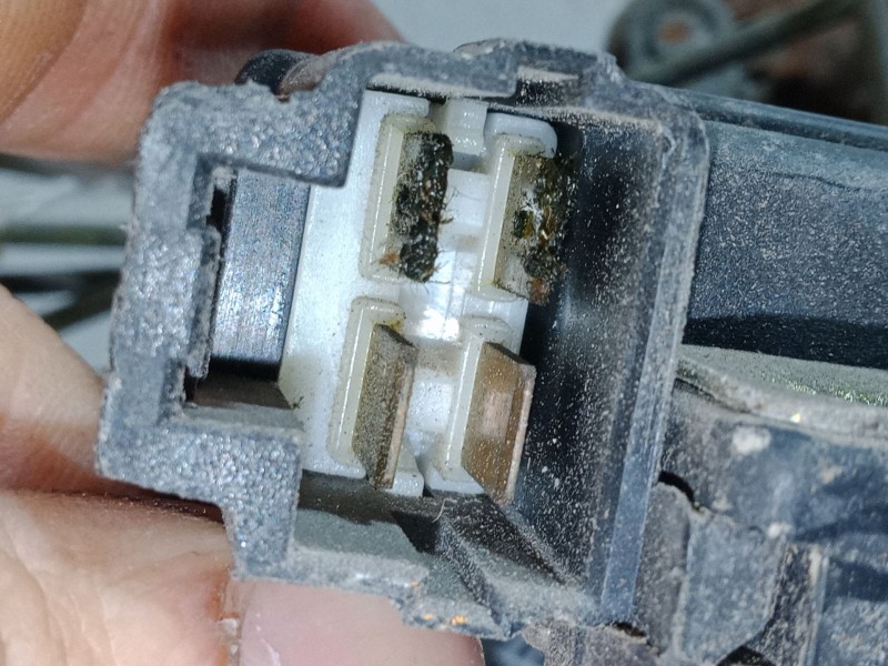 Recambio de cerradura puerta delantera derecha para hyundai lantra ii station wagon (j-2) 1.9 d referencia OEM IAM   